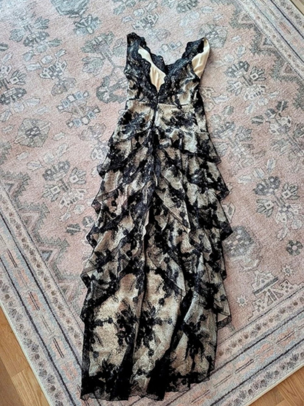 Bebe Floral Maxi Dress in Black & Gray Size Small Like New